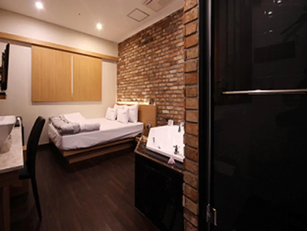 Nampo Comma Hotel Busan 2*,  South Korea