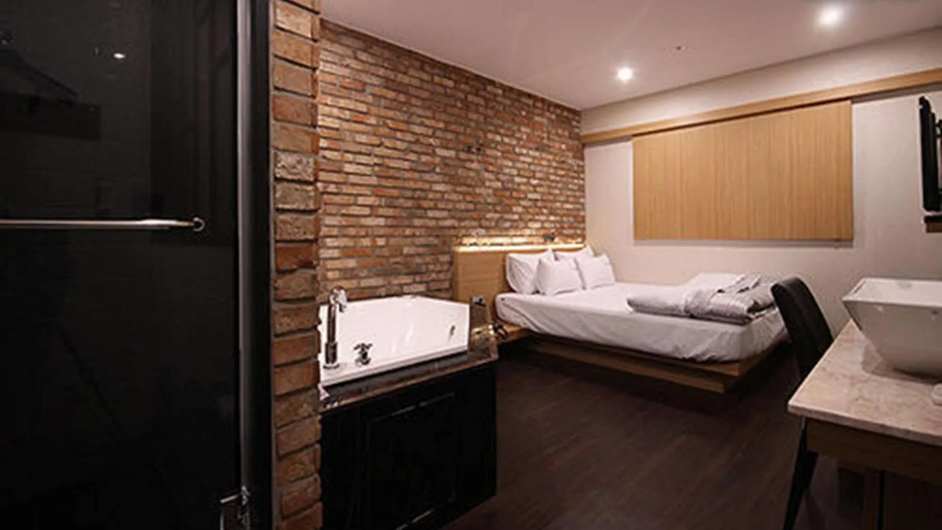 Nampo Comma Hotel Busan